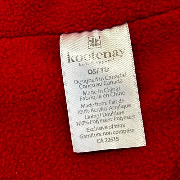 Kootenay Canada Maple Leaf 🇨🇦 Chunky Beanie - Picture 3 of 9